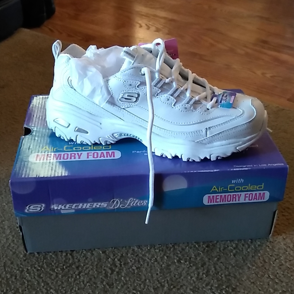 Sketchers D'Lites Size 10
